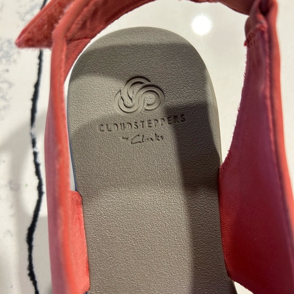 Beautiful dusty pink wedge Cloudsteppers by Clark - Picture 2 of 10